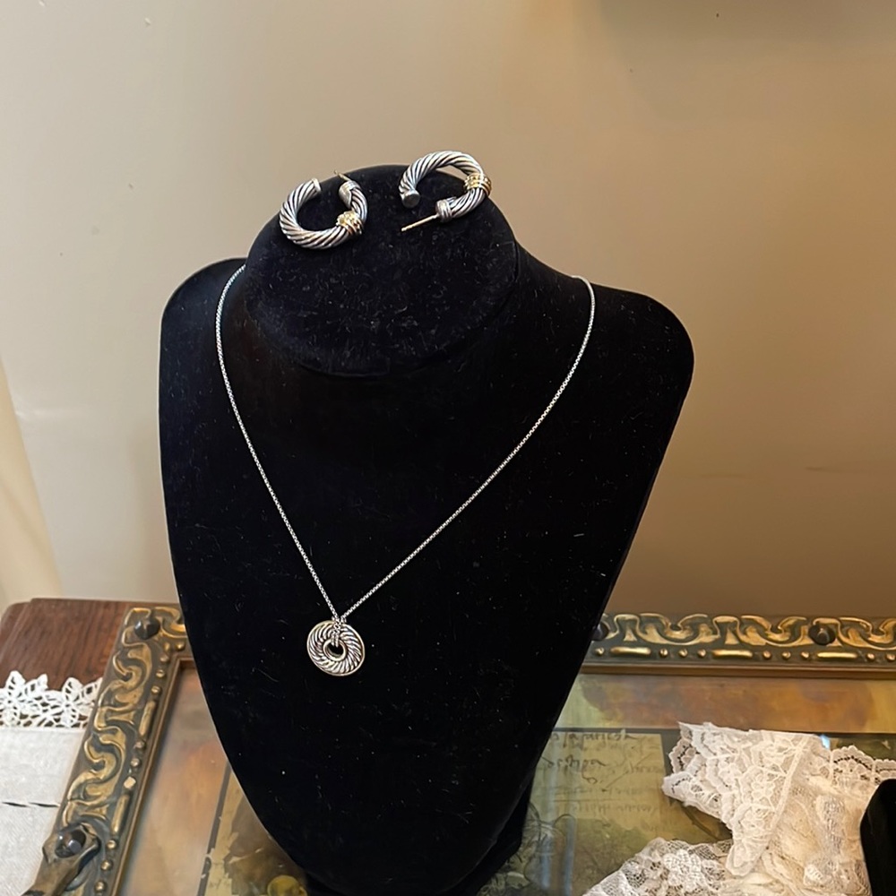 David Yurman 18 K Sterling Cable Necklace - Picture 3 of 16